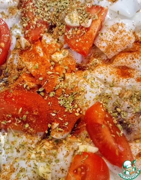Закуска из кальмаров с помидорами
