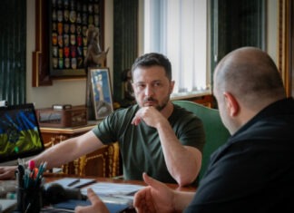 Зеленский провел телефонный разговор с Трампом