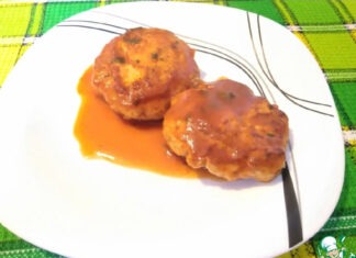 Биточки из индейки в пряном томате
