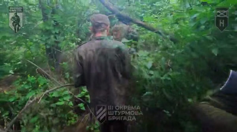 Бойцы Третьей штурмовой показали, как сдаются в плен российские оккупанты | ВИДЕО