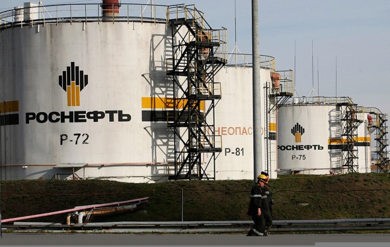 Чистая прибыль «Роснефти» упала на 68%