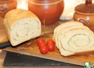 Хлеб из слоеного теста с травами