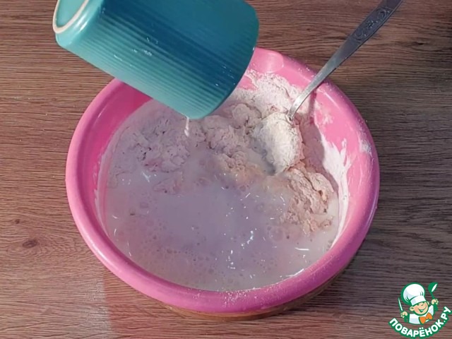 Круглые пирожки с овощами и яйцом