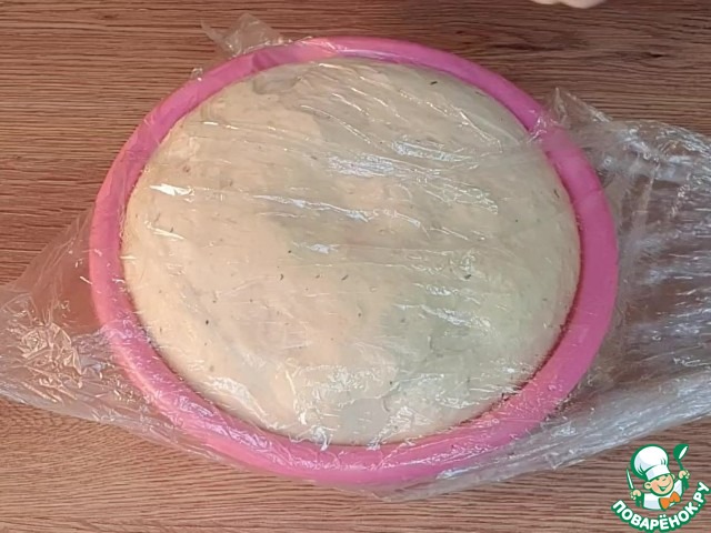 Круглые пирожки с овощами и яйцом