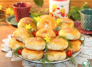 Круглые пирожки с овощами и яйцом