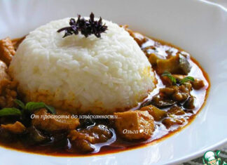 Курица в соусе карри с баклажанами