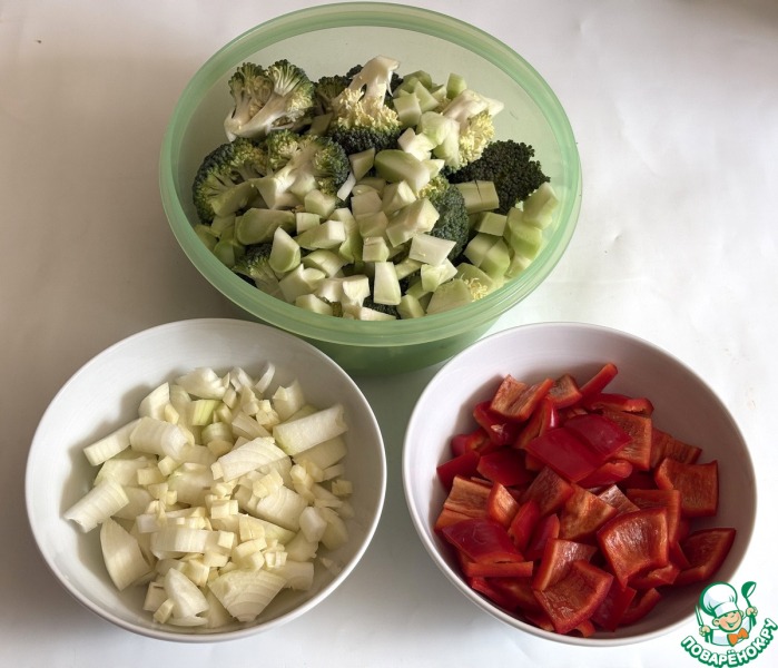 Куриная грудка с брокколи и перцем