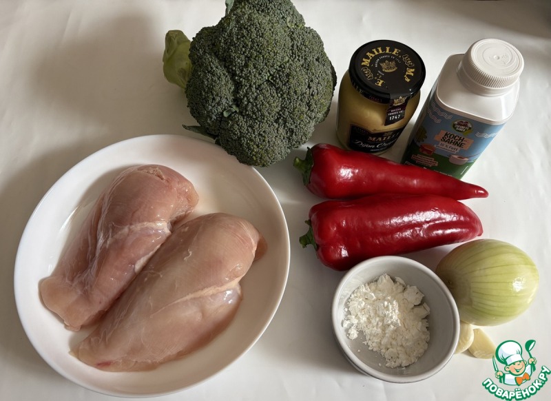 Куриная грудка с брокколи и перцем
