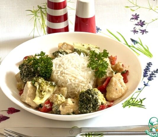 Куриная грудка с брокколи и перцем