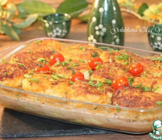 Куриные котлеты на кабачковой подушке
