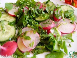 Летний салат из зелени