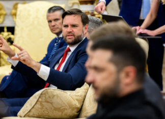 NYT: Вэнс снова обратился к Зеленскому как к ребенку во время встречи в Белом доме