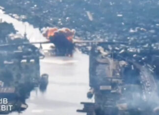 Оккупанты поразили авиабомбами автомобильный мост в Корабельном районе Херсона | ВИДЕО