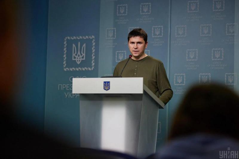 Подоляк: Украина готова обсуждать прекращение воздушных атак