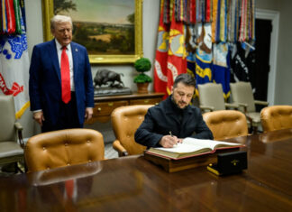 Politico: Трамп считает, что для завершения войны Украина должна принять соглашение «в основном на условиях России»