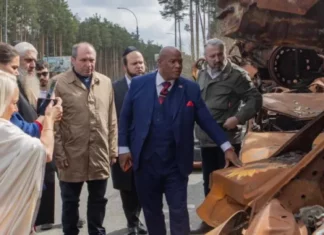 Помощь уже в пути!: Духовный советник Трампа подбодрил украинцев после развертывания атомных подлодок