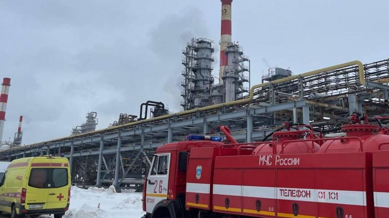 После удара беспилотников Рязанский НПЗ остановил половину мощностей, Новокуйбышевский НПЗ остановился