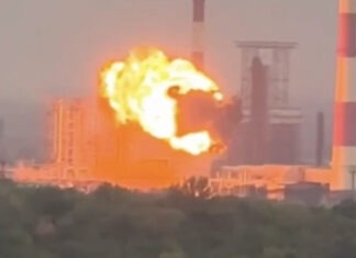 Силы обороны атаковали российские НПЗ, военные предприятия и место хранения Шахедов