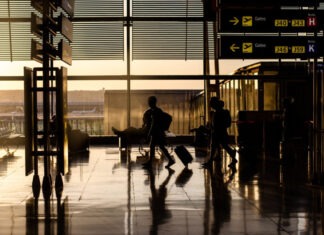 СМИ: ЦАХАЛ планирует задерживать в аэропорту верующих-«уклонистов», вылетающих в Умань