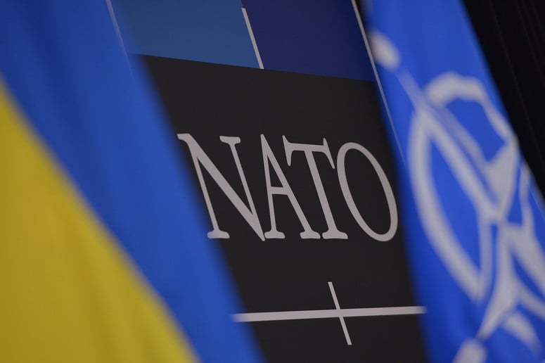 СМИ: Поставки оружия для Украины из США через НАТО начнутся «в ближайшие недели»