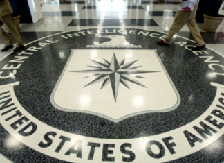 СМИ: Трамп уволил старшего аналитика ЦРУ по вопросам России