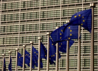 СМИ: В ЕС рассматривают смягчение санкций против РФ в случае перемирия