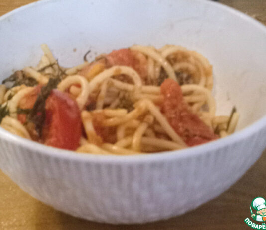 Спагетти со свежими помидорами