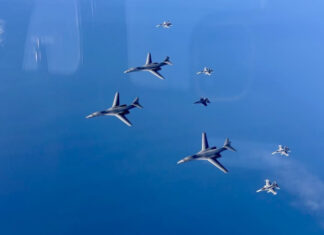 Трамп перебросил бомбардировщики B-1B Lancer к границе с Россией перед переговорами с Путиным