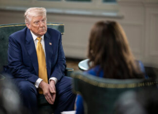 Трамп развернул две атомные подводные лодки из-за заявлений Медведева