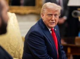 Трамп заявил, что атомные подводные лодки США уже «ближе к России»