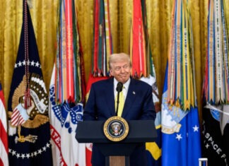 Трамп заявил, что встретится с Путиным на Аляске. Он не исключил «обмен территориями» в соглашении