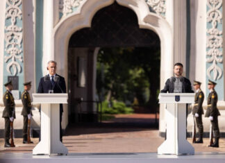 В Киев на День Независимости приехали Келлог, премьер Канады и европейские министры обороны | ВИДЕО