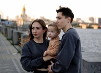 В Киеве из-за обстрела погибла молодая семья из Славянска: отец, беременная мать и 2-летний сын | ФОТО