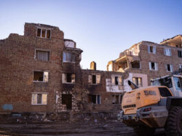 В Киеве завершили спасательные работы на месте удара по жилому дому. Судьба восьмерых неизвестна