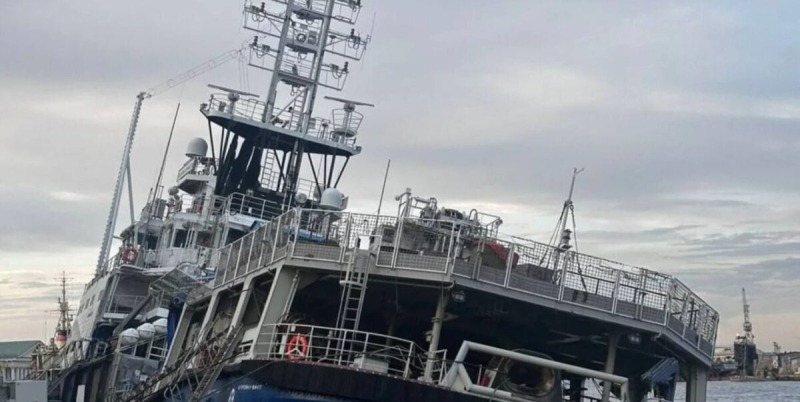 В Санкт-Петербурге пошел на дно новый военный буксир «Капитан Ушаков»