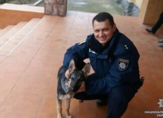 В Ужгороде мобилизовали полицейского. Он вступился за ветерана, которого оскорбляли сотрудники ТЦК