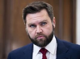 Венс признался в «одержимости» НЛО