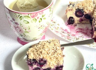 Запечённая овсянка с черникой и творогом