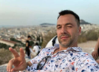 Арестович объявил сбор для 158 ОМБр. Военные призвали не донатить ему