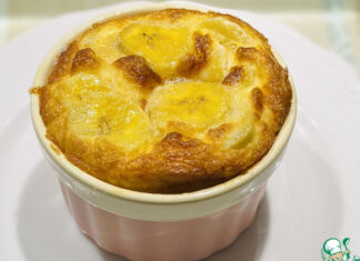 Быстрый завтрак с бананом и яйцом