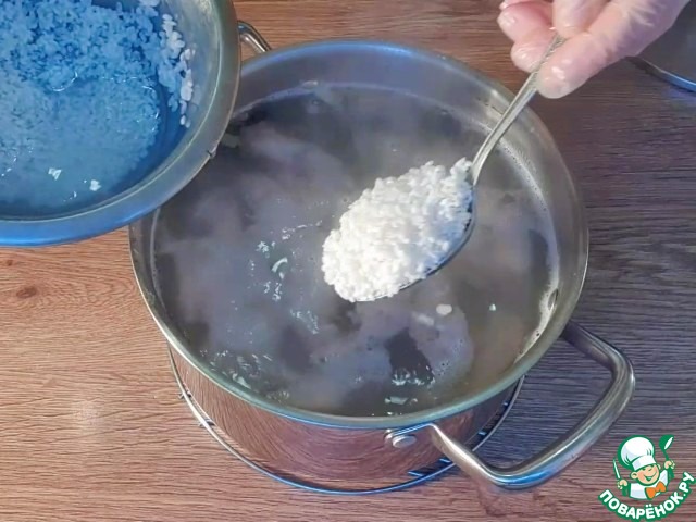 Cуп из куриных шеек с рисом