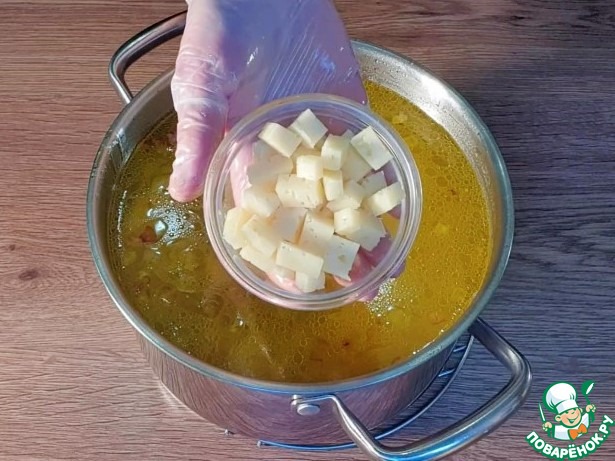 Cуп из куриных шеек с рисом