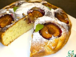 Пирог со сливами