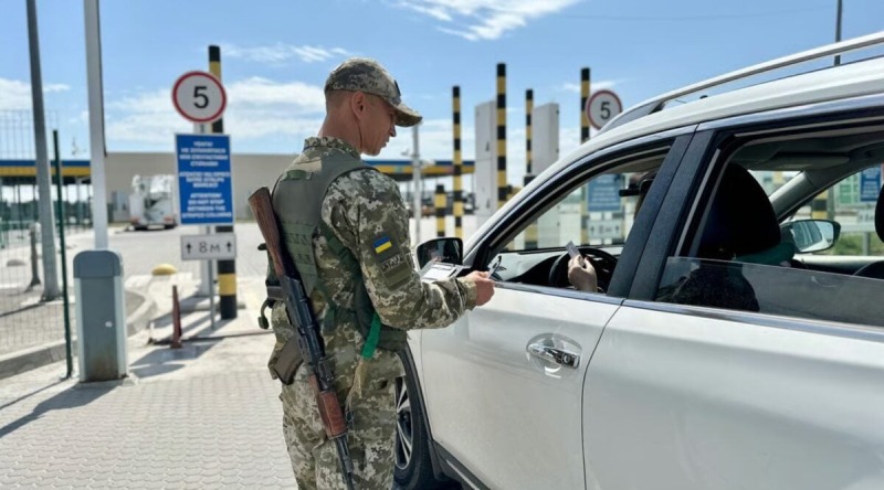 Польские пограничники: С 28 августа из Украины выехало почти 40 тысяч мужчин 18-22 лет