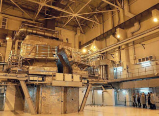 Россия нанесла десятки ударов по ядерной лаборатории в Харькове. Авария может привести к заражению половины города