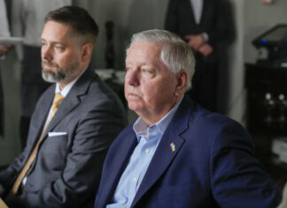 Сенатор Грэм пригрозил Венгрии и Словакии последствиями за покупку российской нефти