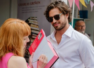 Сериал от Netflix, который должна посмотреть каждая девушка