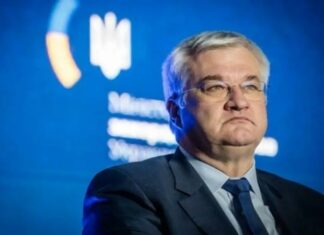 Сибига показал «слепым чиновникам» маршрут вторжения венгерского дрона в Украину. Сийярто отреагировал | ФОТО