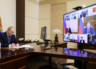 СМИ: У Путина три одинаковых кабинета в разных регионах России