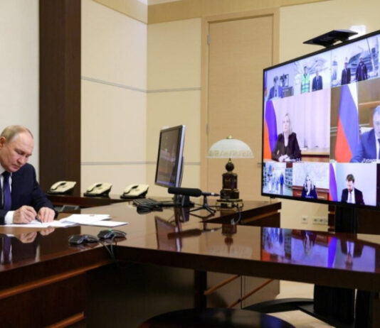 СМИ: У Путина три одинаковых кабинета в разных регионах России